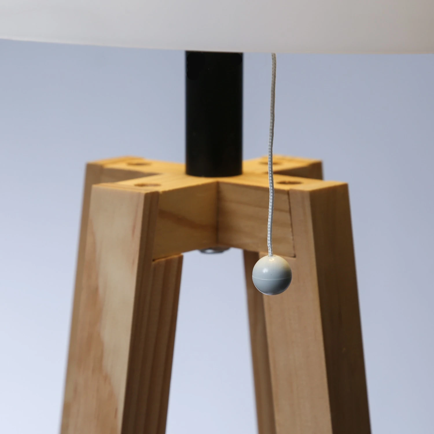 LED Solar Stehlampe Alva Holzgestell Mit Lichtsensor H: 153cm - Image 3