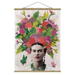 Stoffbild Mit Posterleisten - Frida Kahlo - Blumenportrait In Rot